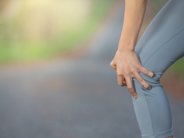 Cara Hilangkan Bunyi Lutut: Punca, Rawatan & Cara Semulajadi Yang Berkesan