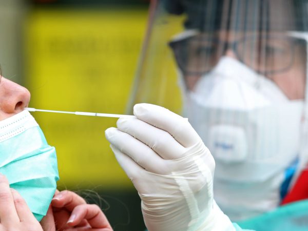 Elak Penyakit Berjangkit: Panduan Lengkap Lindungi Diri & Keluarga